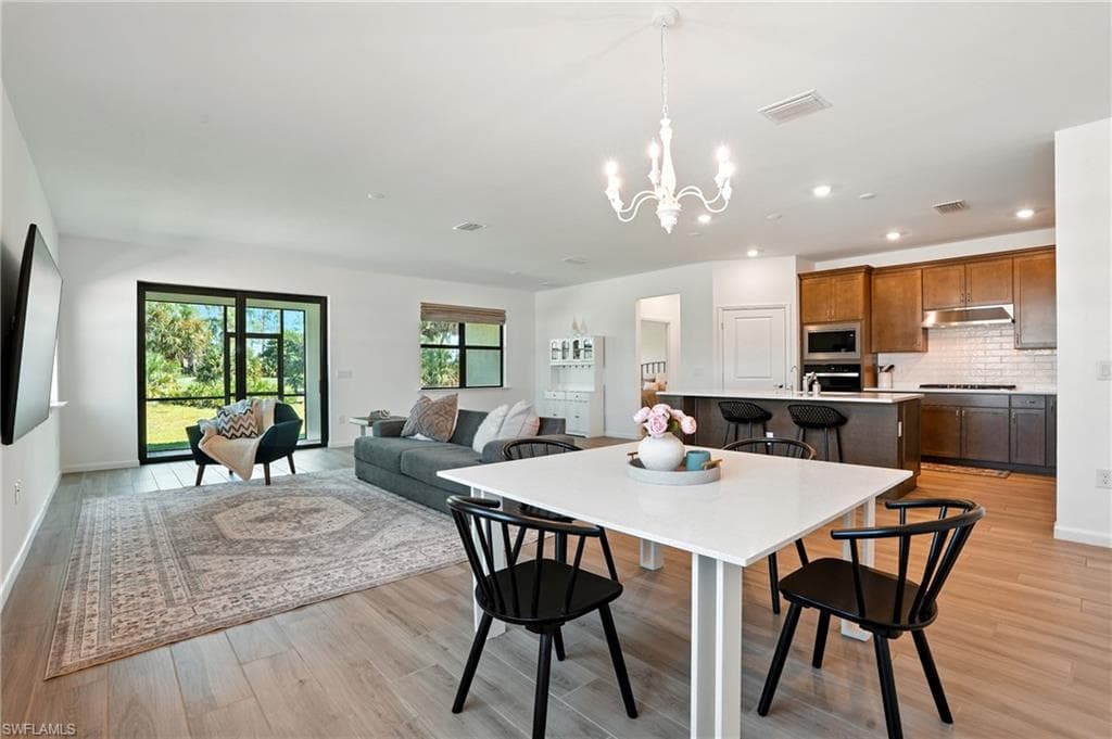 2003 Don Benito Way, Naples, FL 34120-3