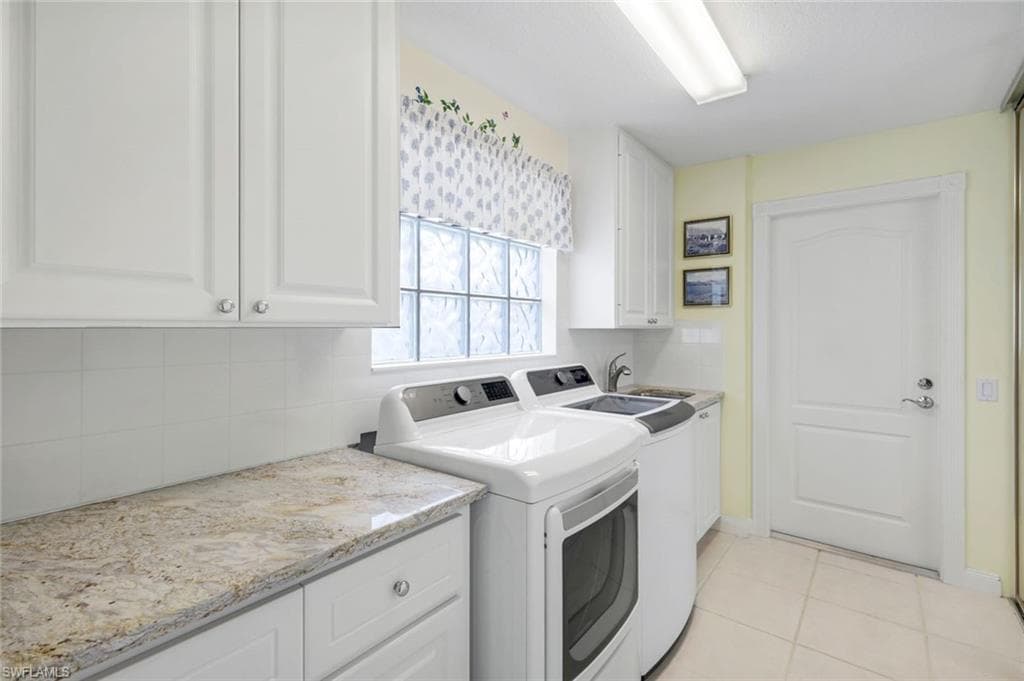 3077 Futuna Ln, Naples, FL 34119-24