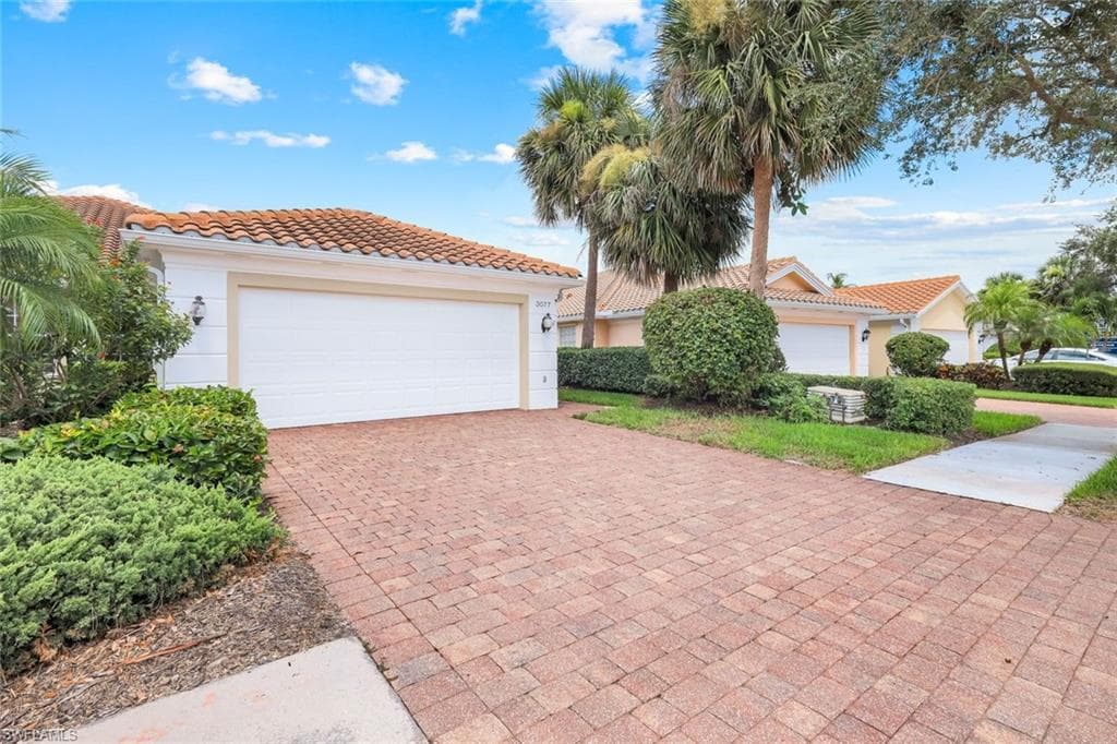 3077 Futuna Ln, Naples, FL 34119-4