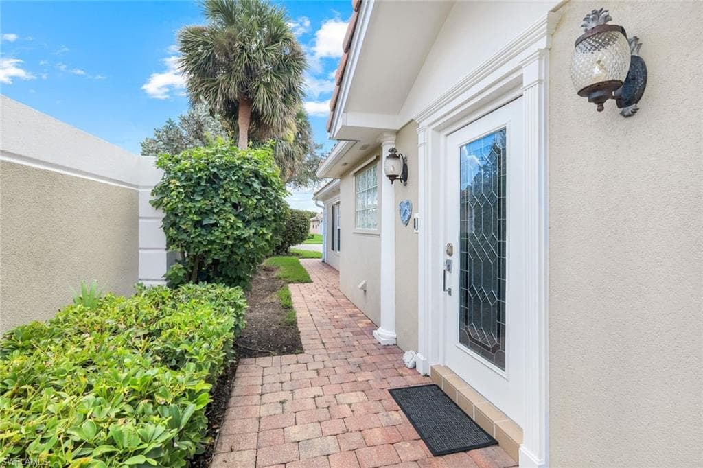 3077 Futuna Ln, Naples, FL 34119-5