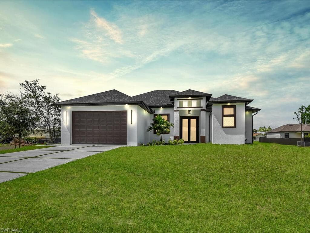 3300 3rd St SW, Lehigh Acres, FL 33976-3