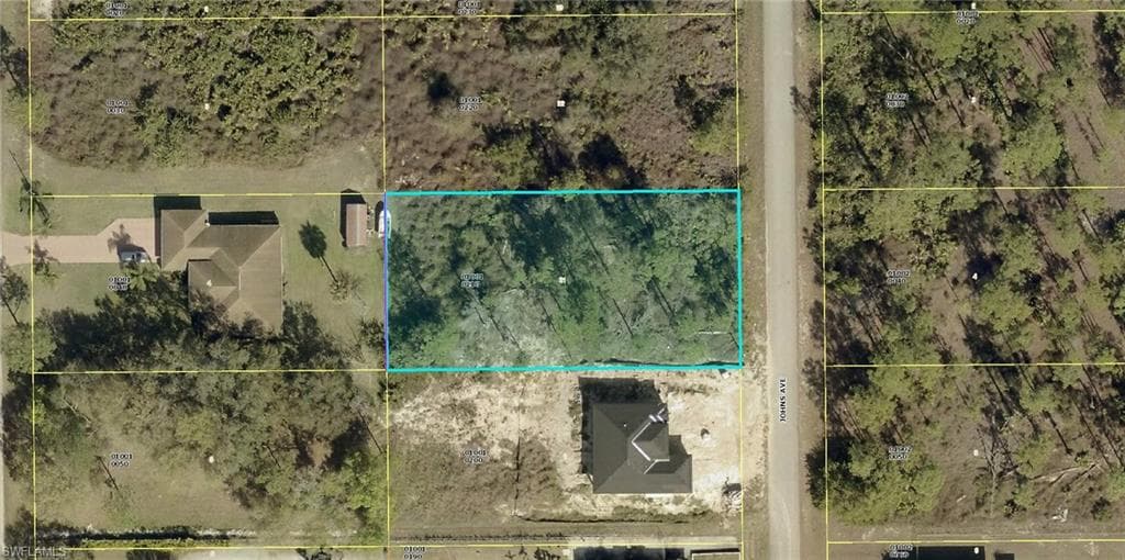 1219 Johns Ave, Lehigh Acres, FL 33972-1