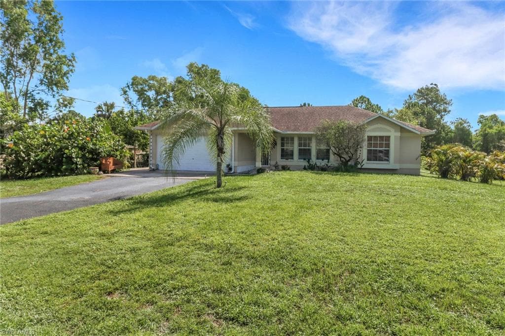 914 14th St SE, Naples, FL 34117-1
