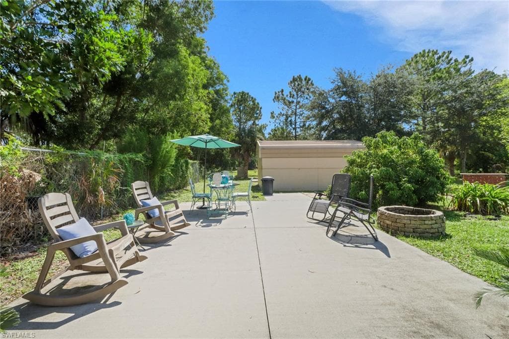 914 14th St SE, Naples, FL 34117-26