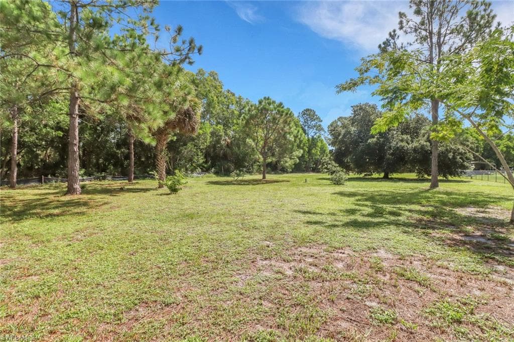 914 14th St SE, Naples, FL 34117-28