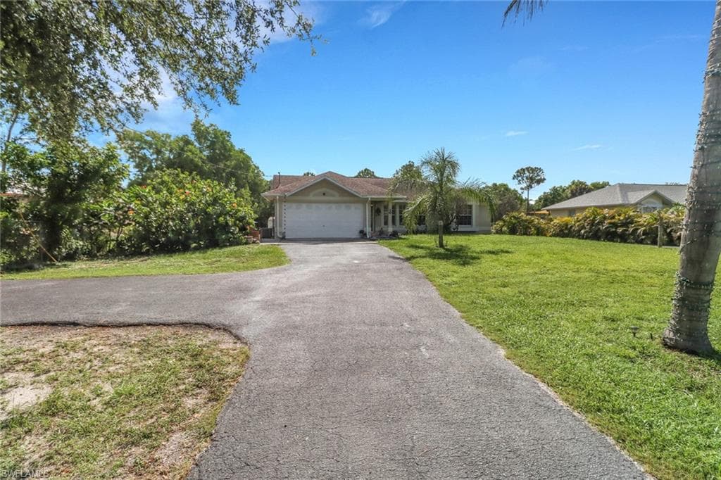914 14th St SE, Naples, FL 34117-4