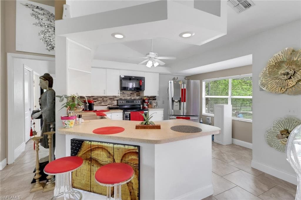 914 14th St SE, Naples, FL 34117-7