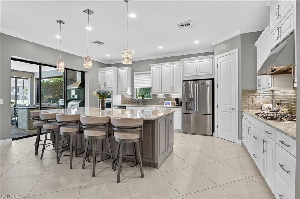 9512 Livorno Ct, Naples, FL 34119-9