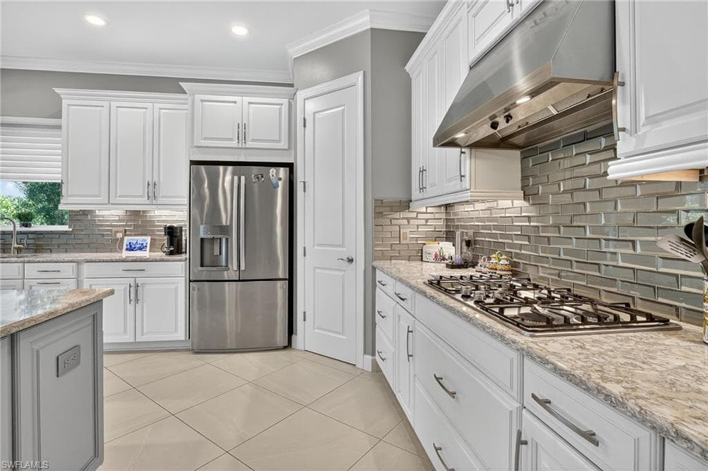 9512 Livorno Ct, Naples, FL 34119-11