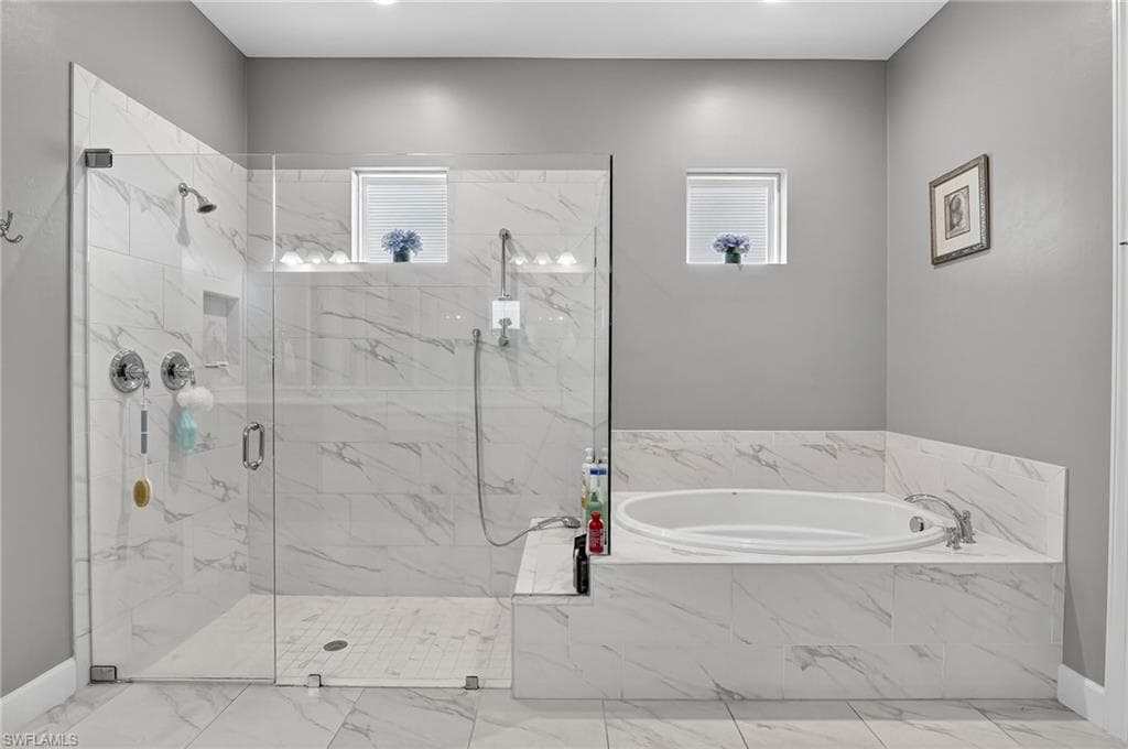 9512 Livorno Ct, Naples, FL 34119-20