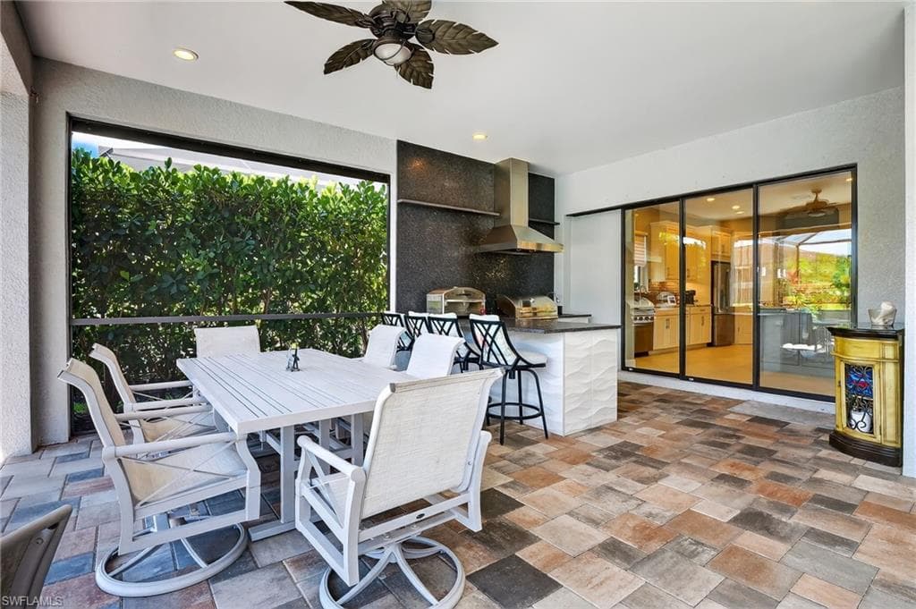 9512 Livorno Ct, Naples, FL 34119-30