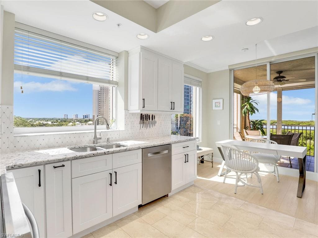 1001 Arbor Lake Dr 501, Naples, FL 34110-17