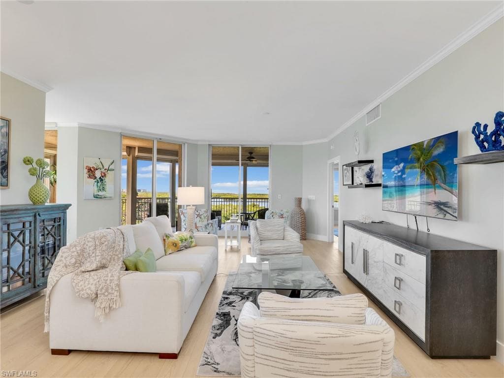 1001 Arbor Lake Dr 501, Naples, FL 34110-1