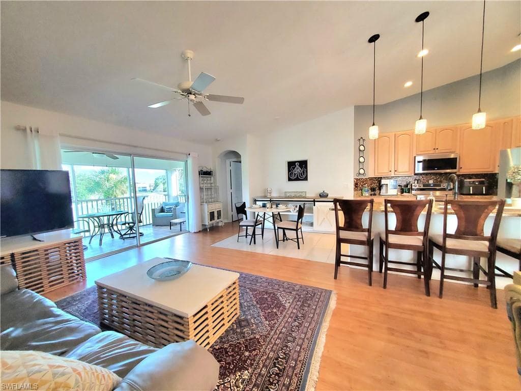 6846 Sterling Greens Dr 201, Naples, FL 34104-14