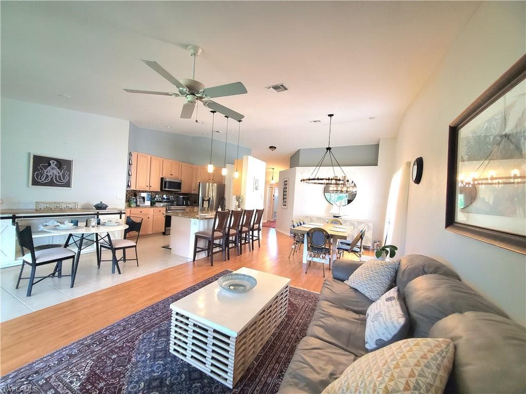 6846 Sterling Greens Dr 201, Naples, FL 34104-34
