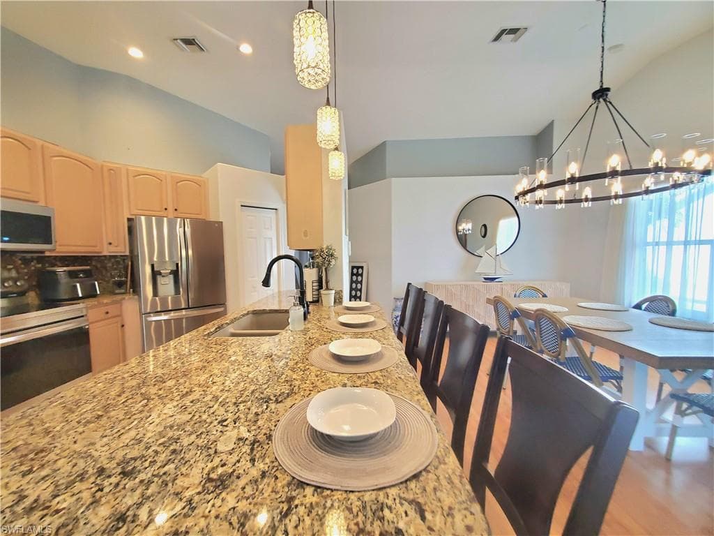 6846 Sterling Greens Dr 201, Naples, FL 34104-8