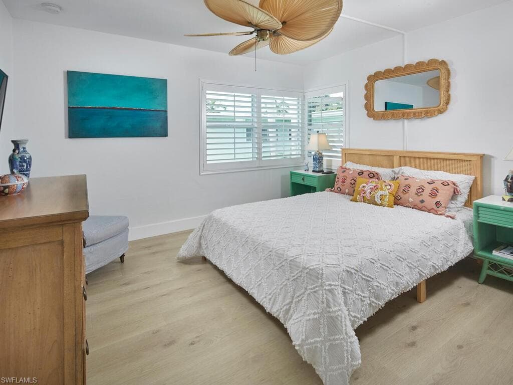 271 8th Ave S 271, Naples, FL 34102-10