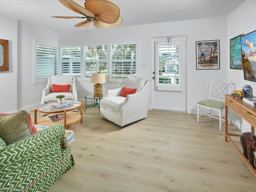 271 8th Ave S 271, Naples, FL 34102-2