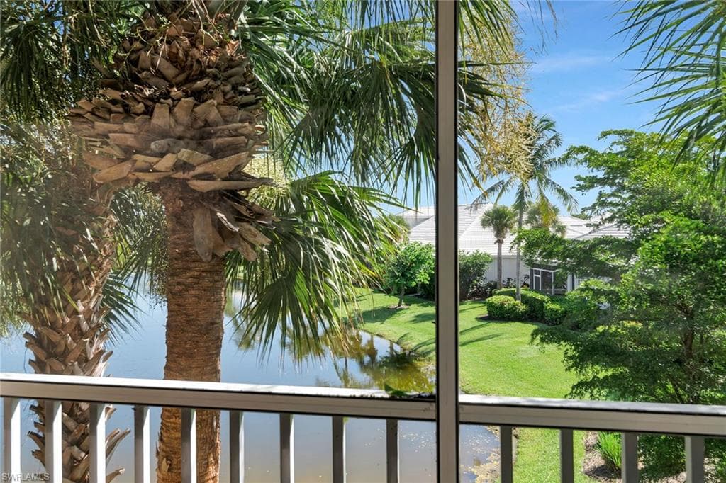 4650 Hawks Nest Way 204, Naples, FL 34114-29