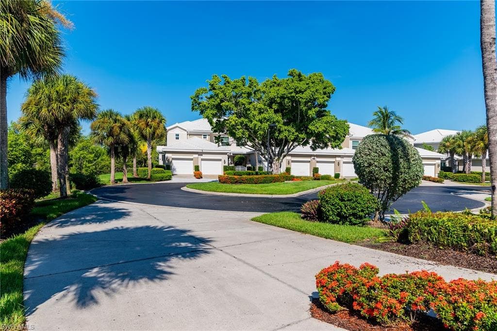 4650 Hawks Nest Way 204, Naples, FL 34114-32