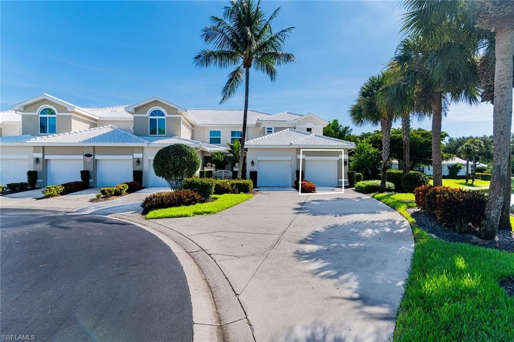 4650 Hawks Nest Way 204, Naples, FL 34114-3