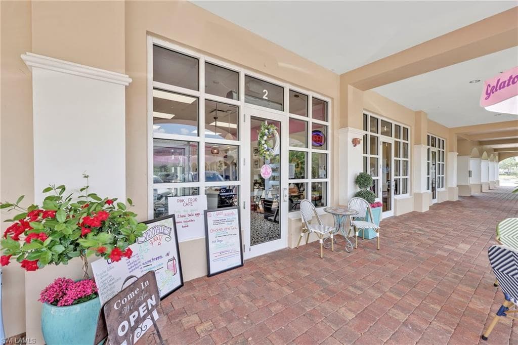 7824 Umberto Ct, Naples, FL 34114-33