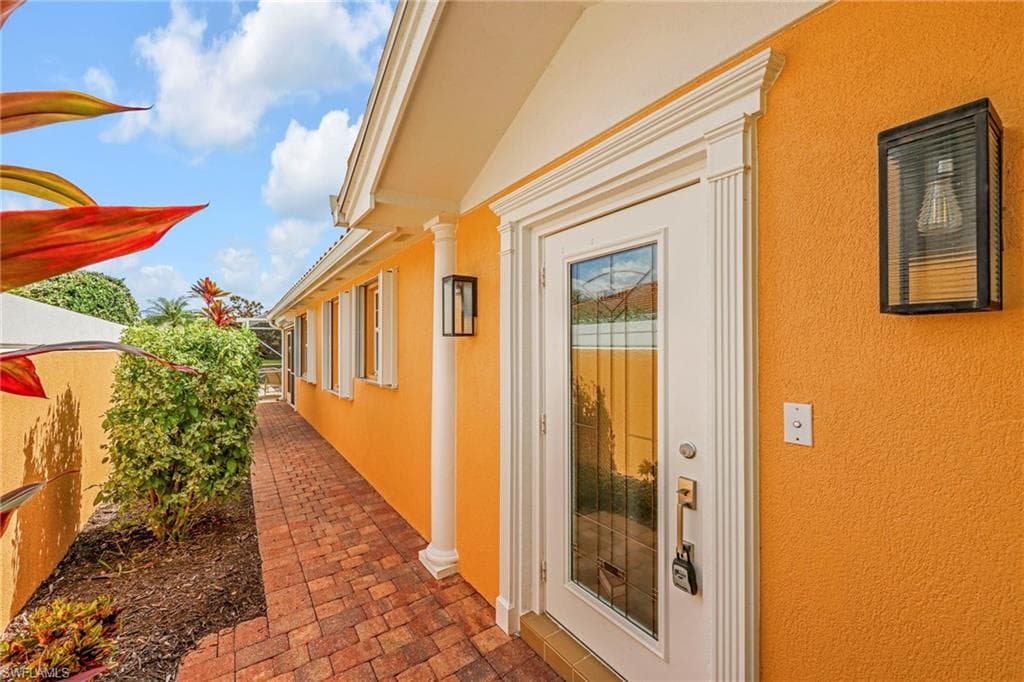 7824 Umberto Ct, Naples, FL 34114-4