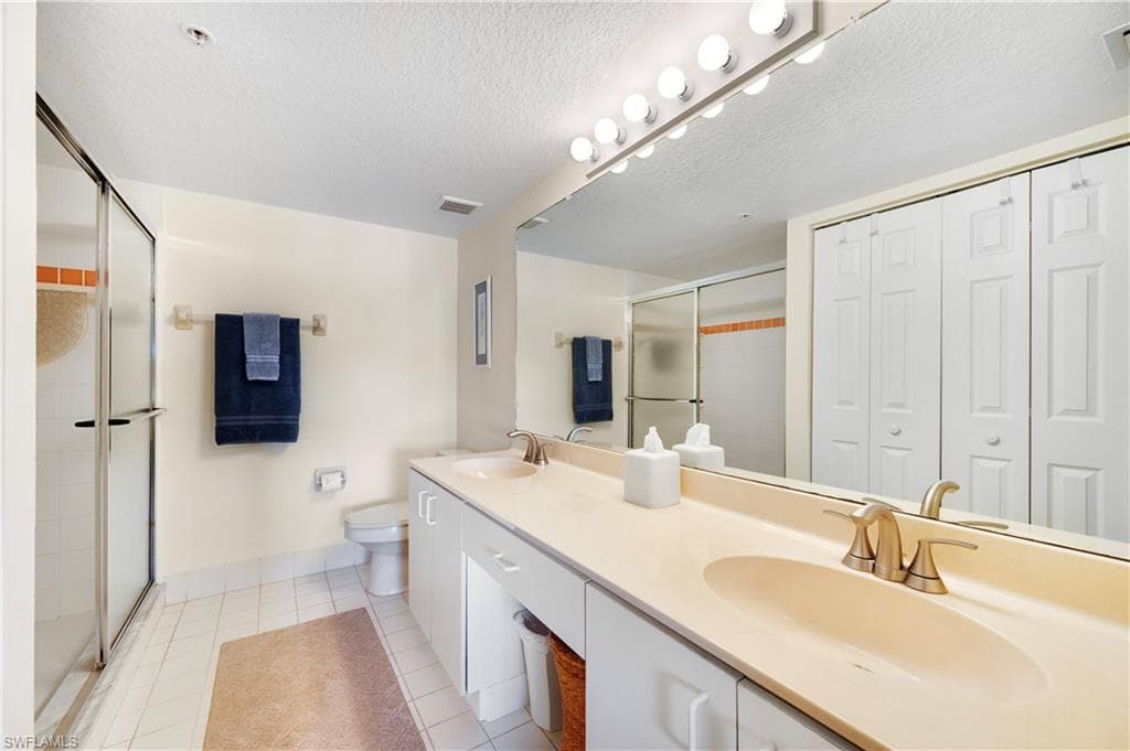 6464 Huntington Lakes Cir 103, Naples, FL 34119-16