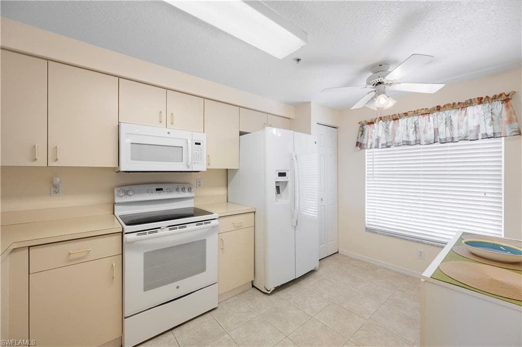 6464 Huntington Lakes Cir 103, Naples, FL 34119-21