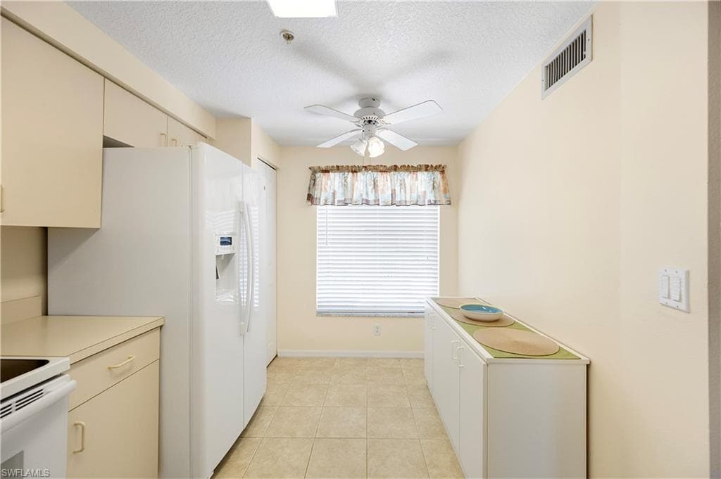 6464 Huntington Lakes Cir 103, Naples, FL 34119-22