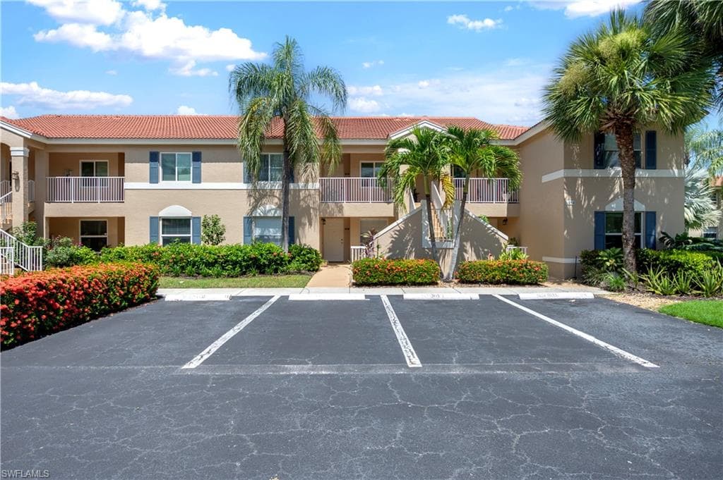 6464 Huntington Lakes Cir 103, Naples, FL 34119-3
