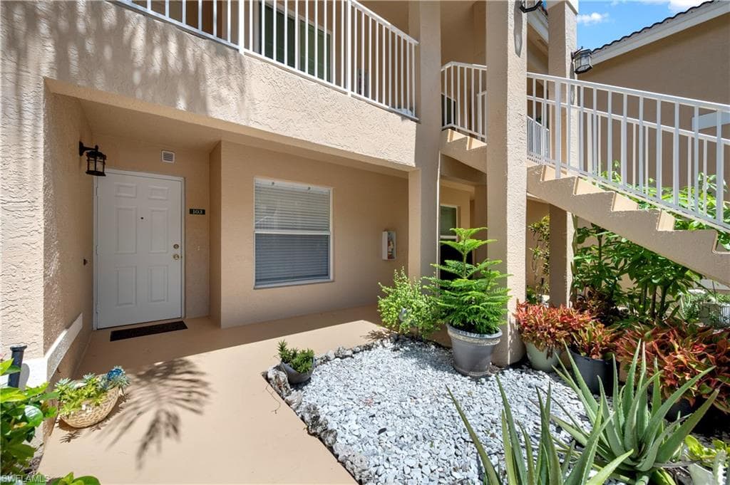 6464 Huntington Lakes Cir 103, Naples, FL 34119-4