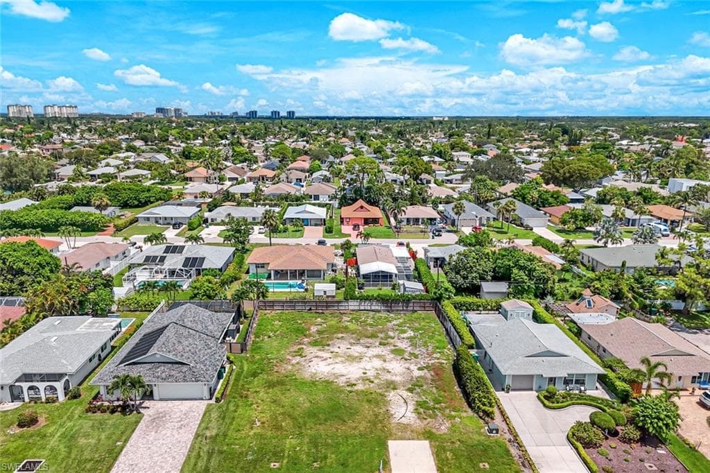 741 95th Ave N, Naples, FL 34108-6