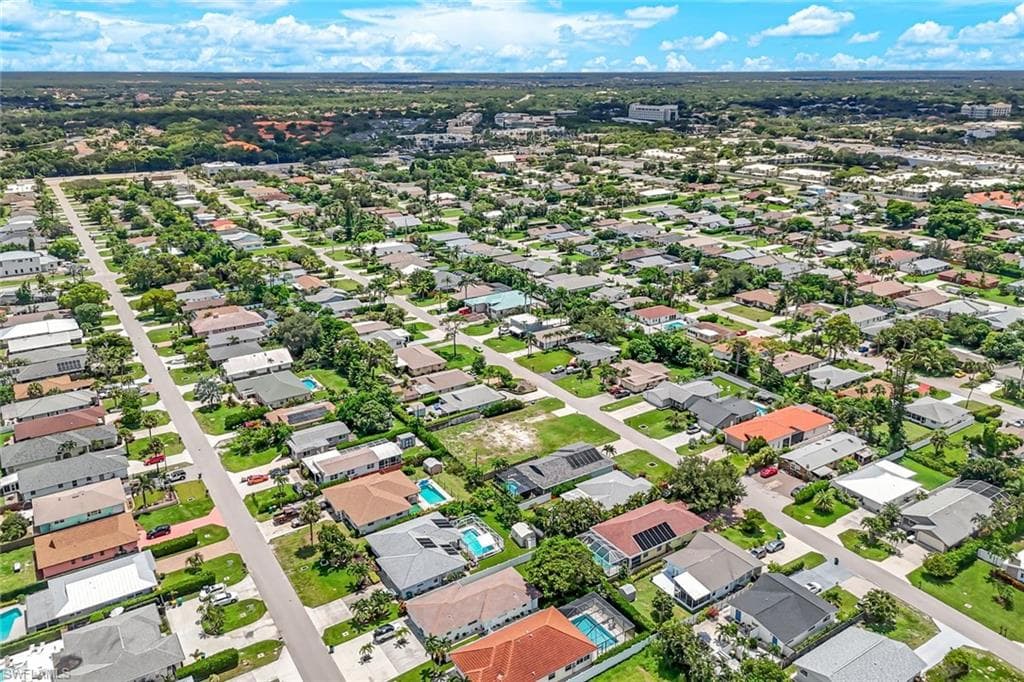 741 95th Ave N, Naples, FL 34108-7