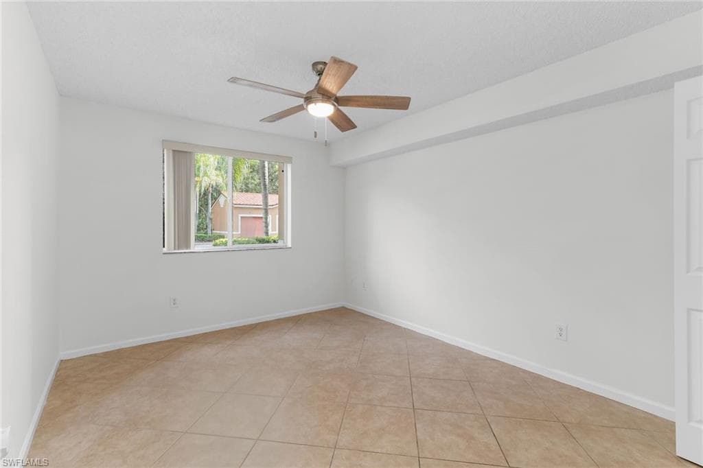 1810 Florida Club Cir 1111, Naples, FL 34112-17