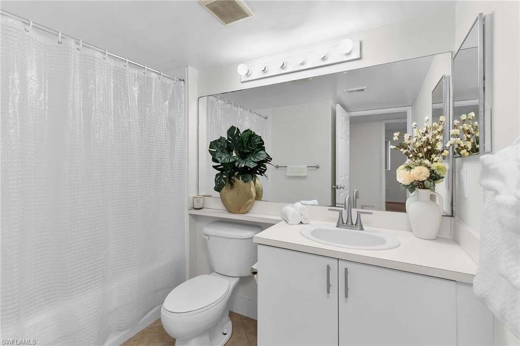 1810 Florida Club Cir 1111, Naples, FL 34112-22