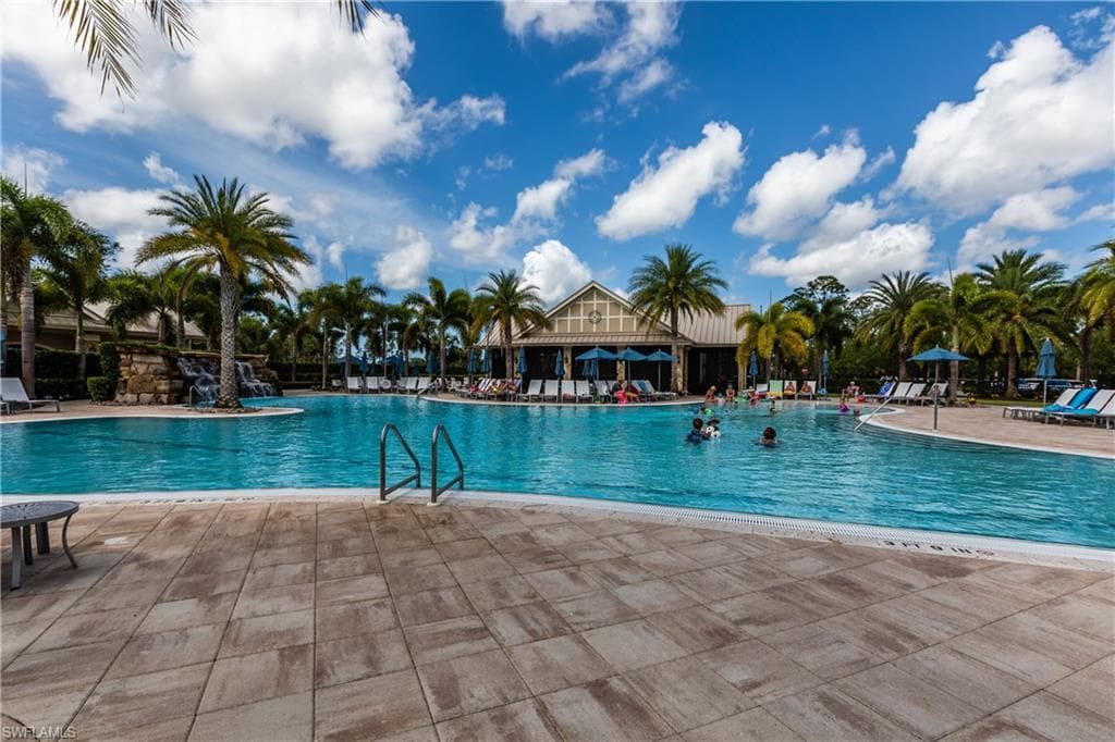 7235 Clamshell Ln W, Naples, FL 34114-21