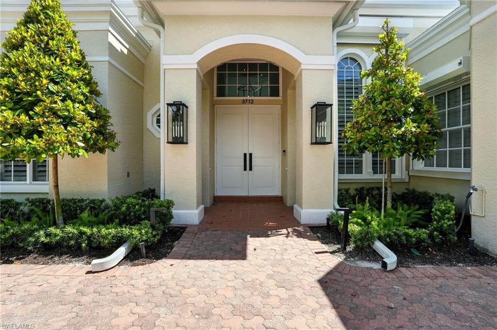 3712 Rachel Ln, Naples, FL 34103-4