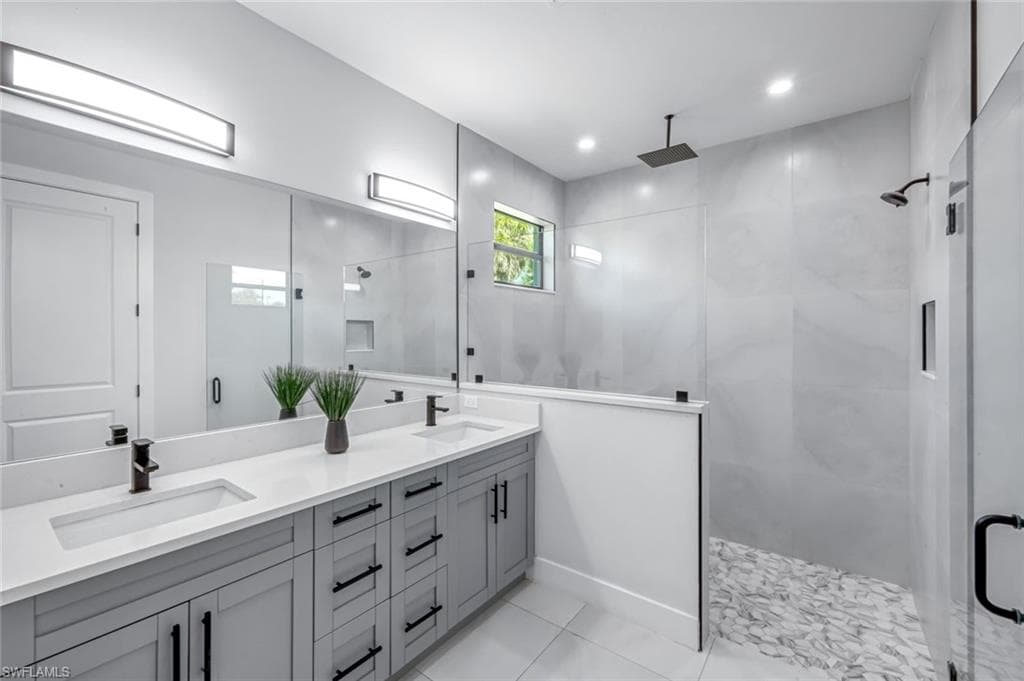 2682 4th Ave SE, Naples, FL 34117-18
