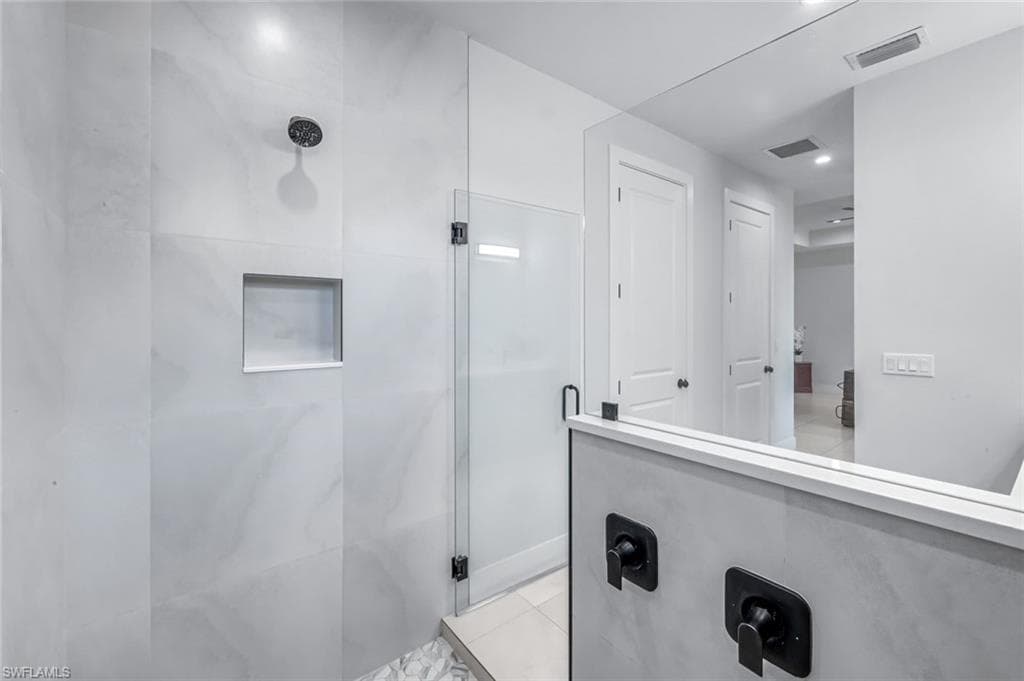 2682 4th Ave SE, Naples, FL 34117-19