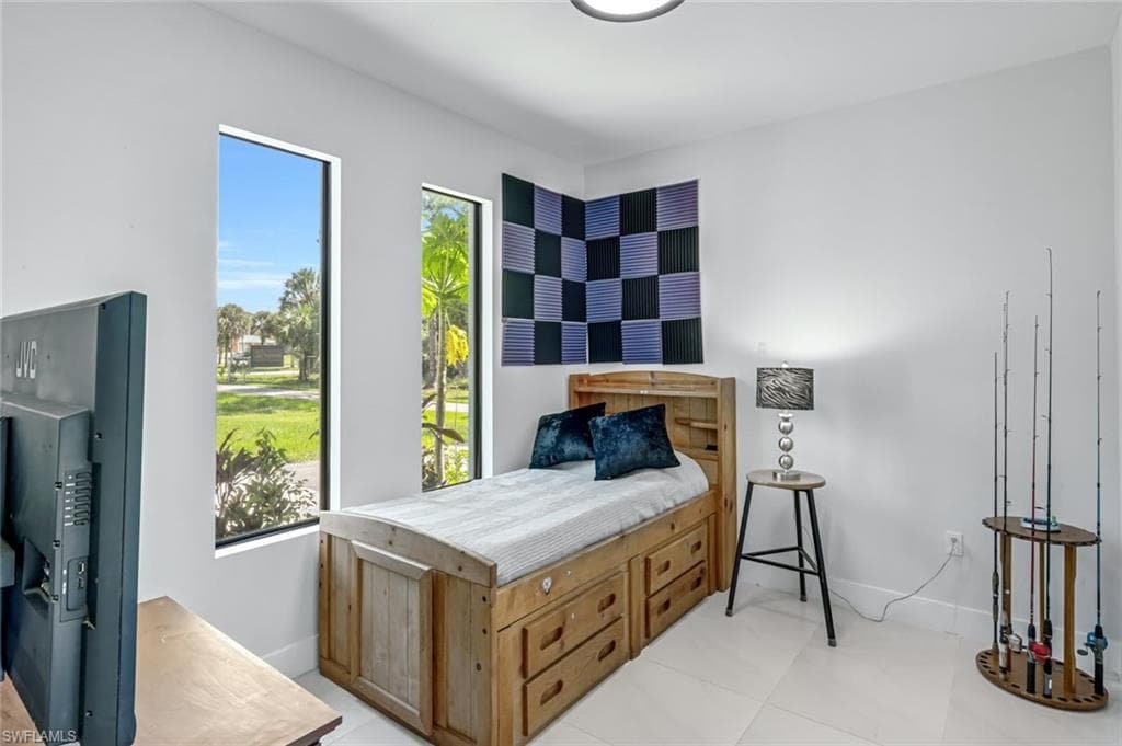 2682 4th Ave SE, Naples, FL 34117-22