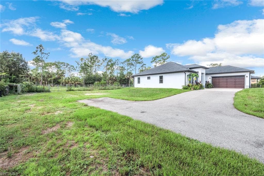 2682 4th Ave SE, Naples, FL 34117-30