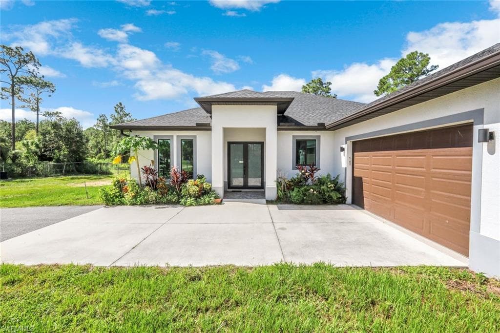 2682 4th Ave SE, Naples, FL 34117-3