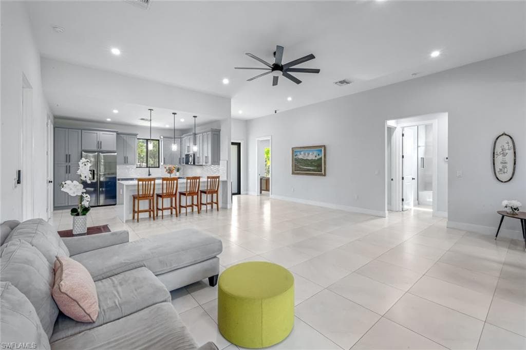 2682 4th Ave SE, Naples, FL 34117-6