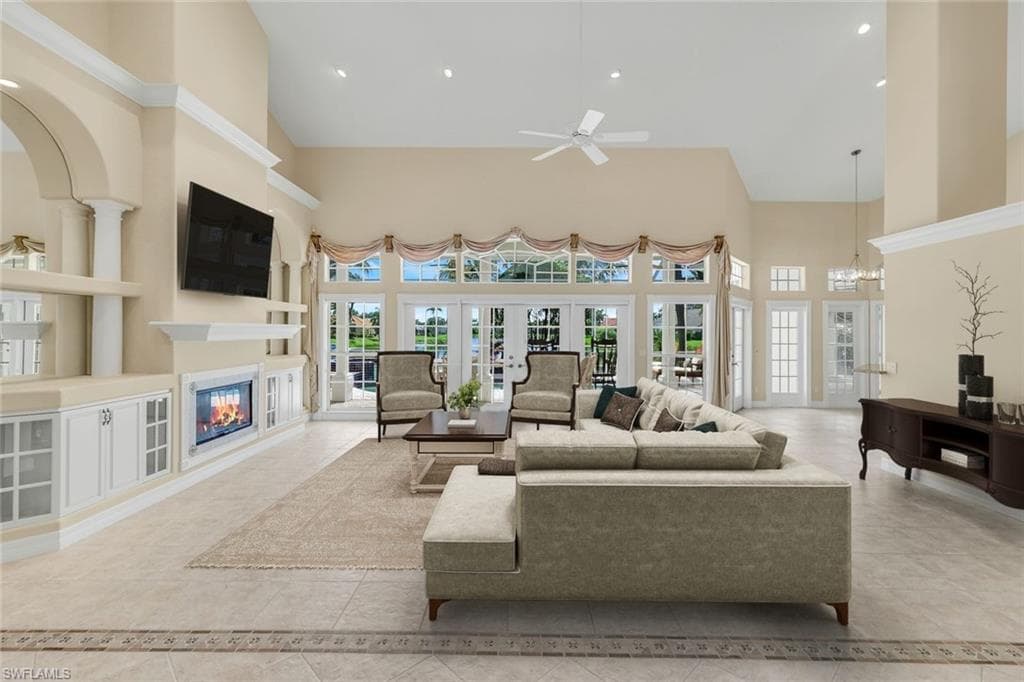 11201 Phoenix Way, Naples, FL 34119-10