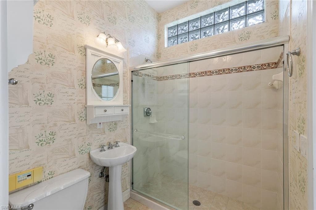 11201 Phoenix Way, Naples, FL 34119-23