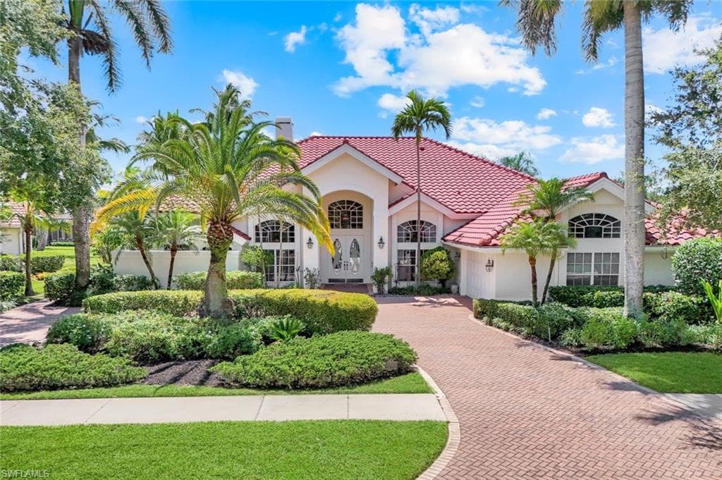 11201 Phoenix Way, Naples, FL 34119-27