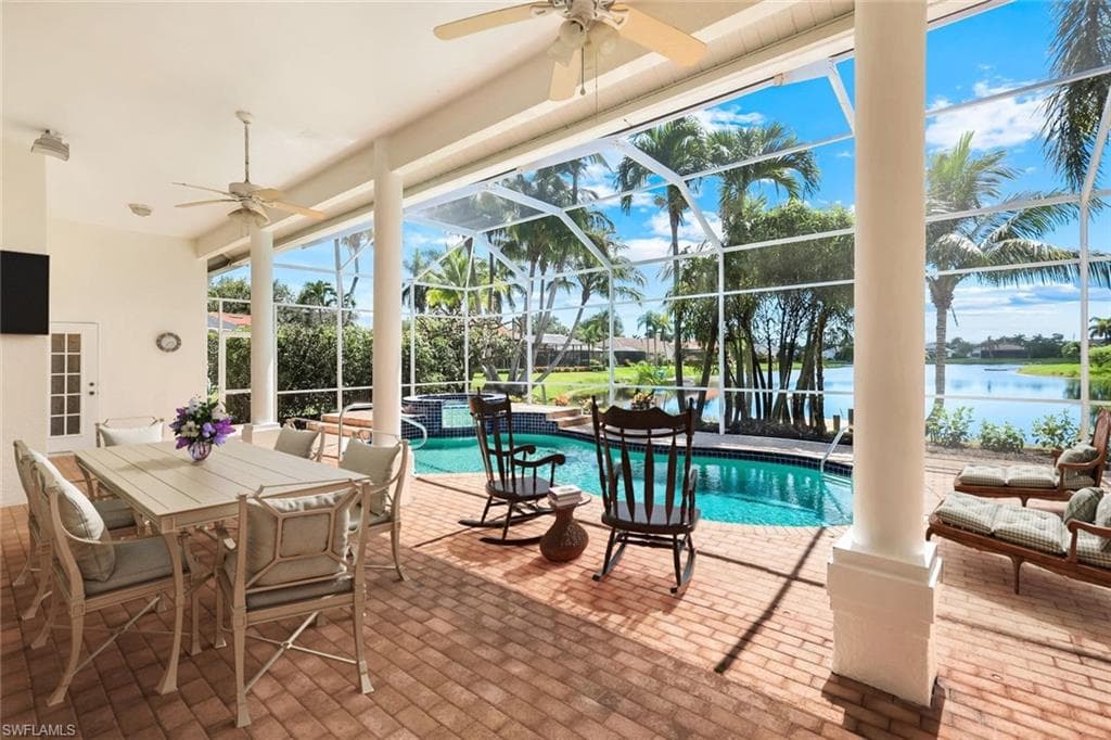 11201 Phoenix Way, Naples, FL 34119-4