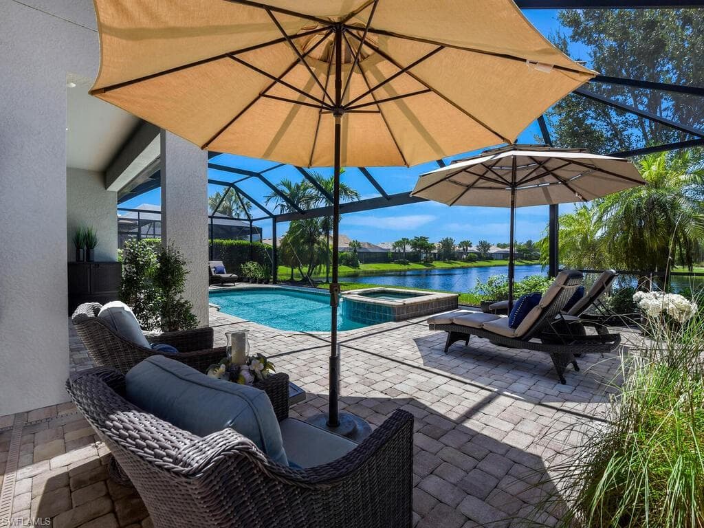 7412 Winding Cypress Dr, Naples, FL 34114-32