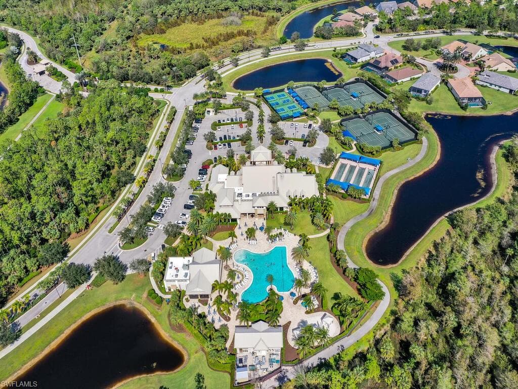 7412 Winding Cypress Dr, Naples, FL 34114-35